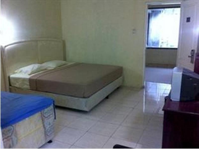 Queen Star Hotel Ngingas Екстер'єр фото